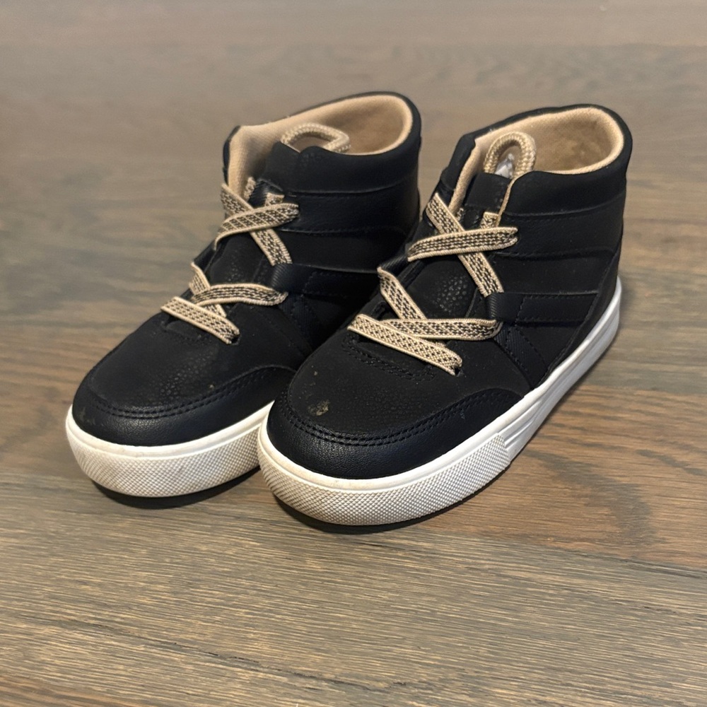 OshKosh B'gosh Black and Tan Kids Sneakers